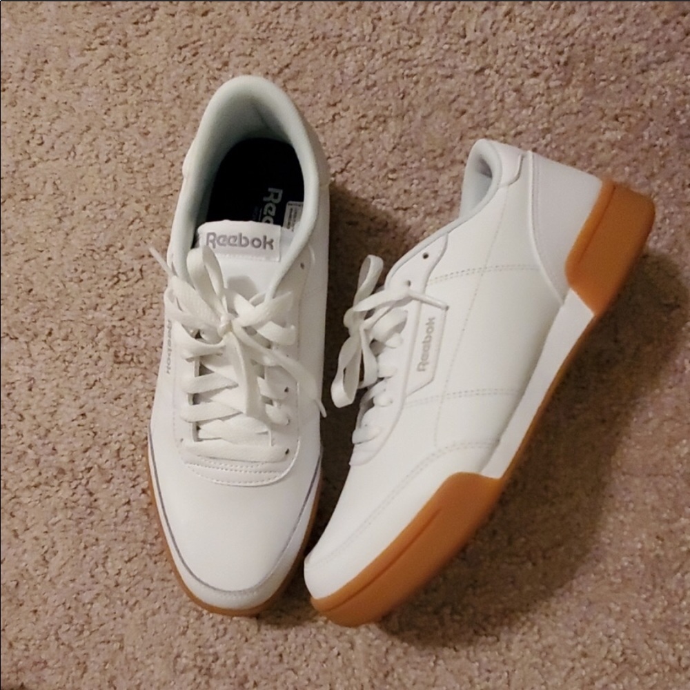 [Reebok] Royal Sneakers with Gum Sole